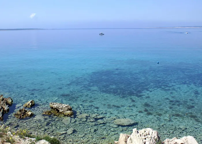 Seaside House For Families With Children Mandre, Pag - 22704 بيت للعطل
