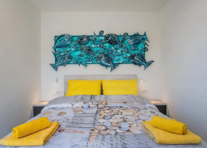 Seaside House For Families With Children Mandre, Pag - 22704 *