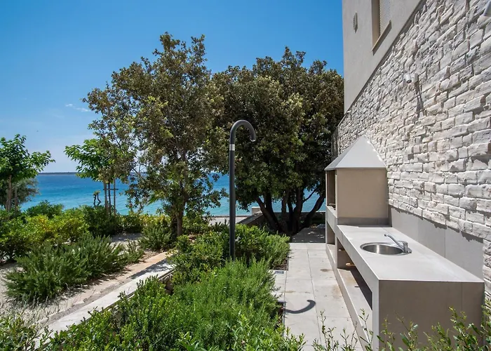 Seaside House For Families With Children Mandre, Pag - 22704 *